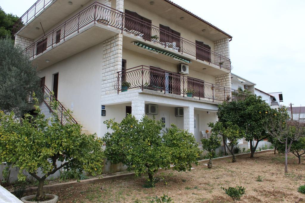 Apartments Tomas Trogir Exteriör bild
