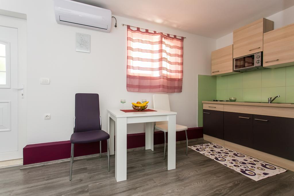Apartments Tomas Trogir Exteriör bild