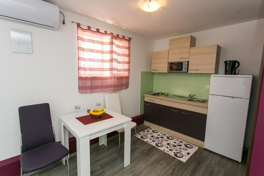 Apartments Tomas Trogir Exteriör bild